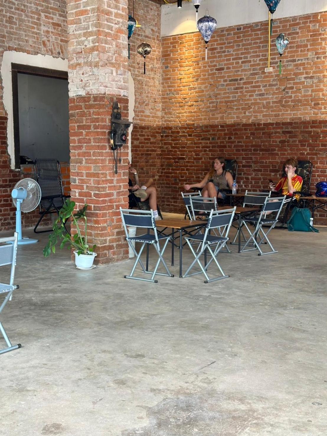 Via Thakhek Hostel & Cafe Εξωτερικό φωτογραφία